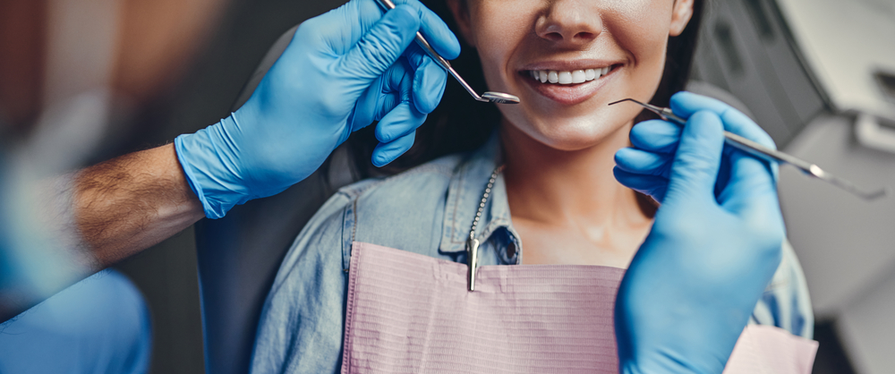 Całościowe leczenie dentystyczne – znajdź drogę do zdrowych i pięknego uśmiechu.